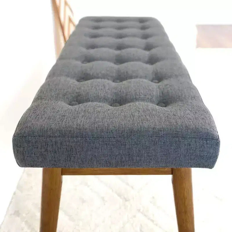 Panca moderna trapuntata in tessuto imbottito con struttura in legno massello, 109 cm L x 40 cm P x 47 cm A - Disponibile in più colori