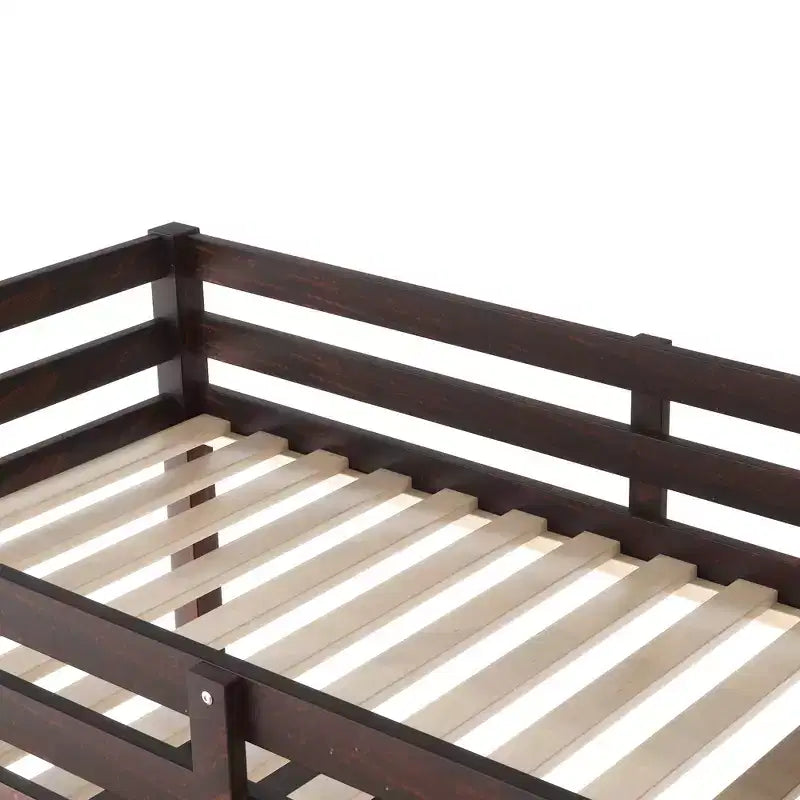 Letto a soppalco in legno di gomma matrimoniale con scrivania integrata, scala e spondine di sicurezza