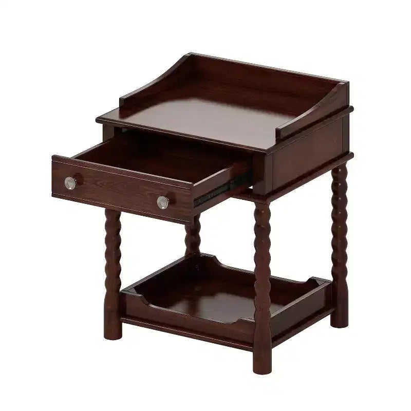 Comodino in stile retrò con cassetto, ripiano aperto, gambe tornite e maniglia in metallo, 45 cm L x 52 cm P x 62,5 cm H